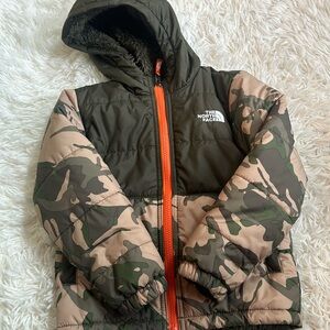 Boys North face jacket size 4